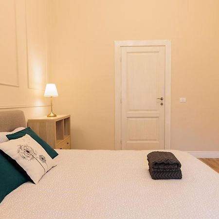 Cozy Apartment In The Historical City Center Timisoara Esterno foto