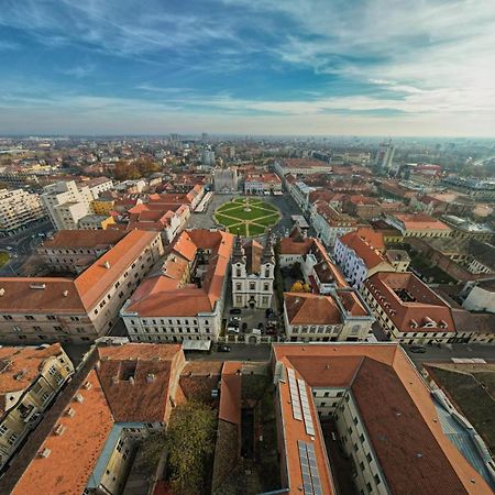 Cozy Apartment In The Historical City Center Timisoara Esterno foto