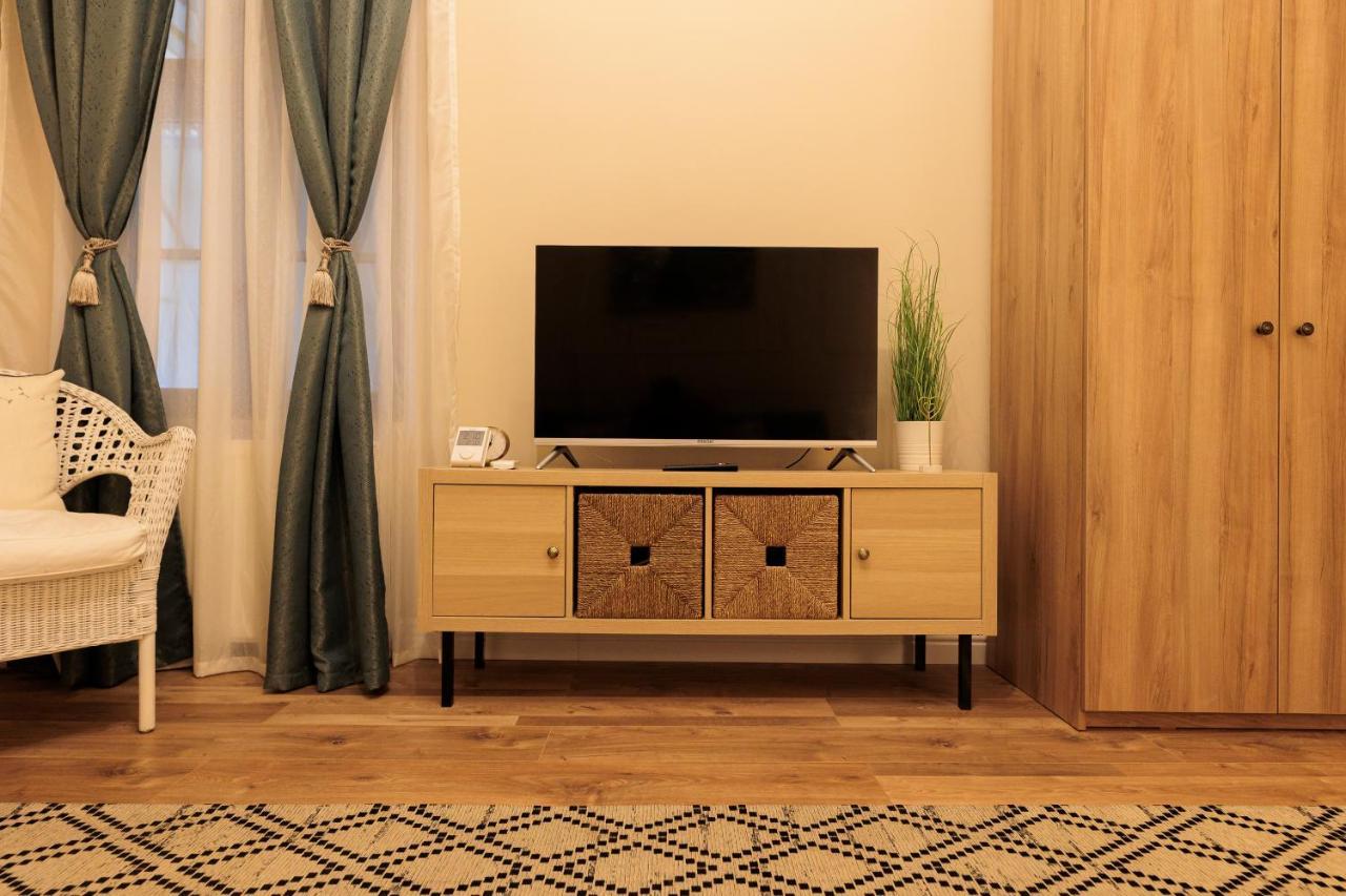 Cozy Apartment In The Historical City Center Timisoara Esterno foto
