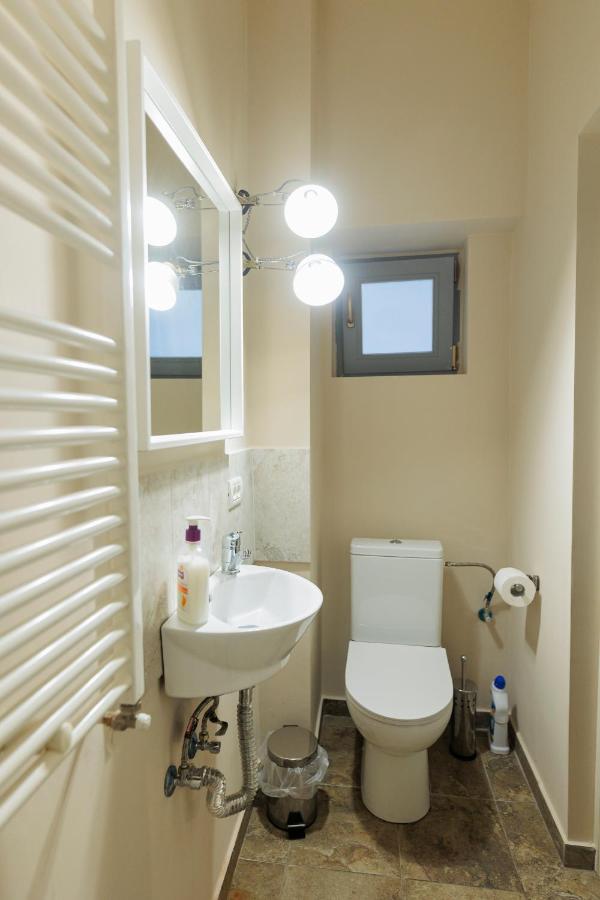 Cozy Apartment In The Historical City Center Timisoara Esterno foto