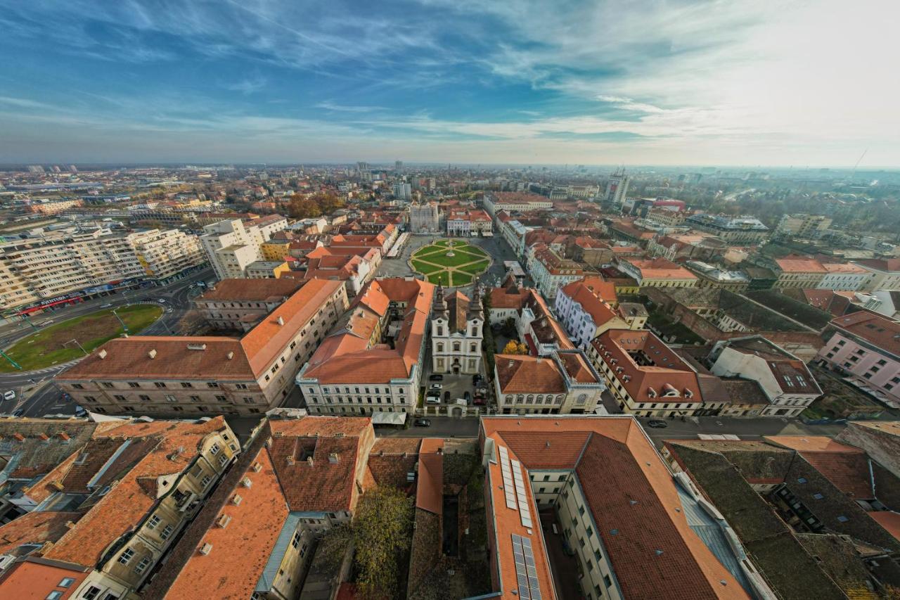 Cozy Apartment In The Historical City Center Timisoara Esterno foto