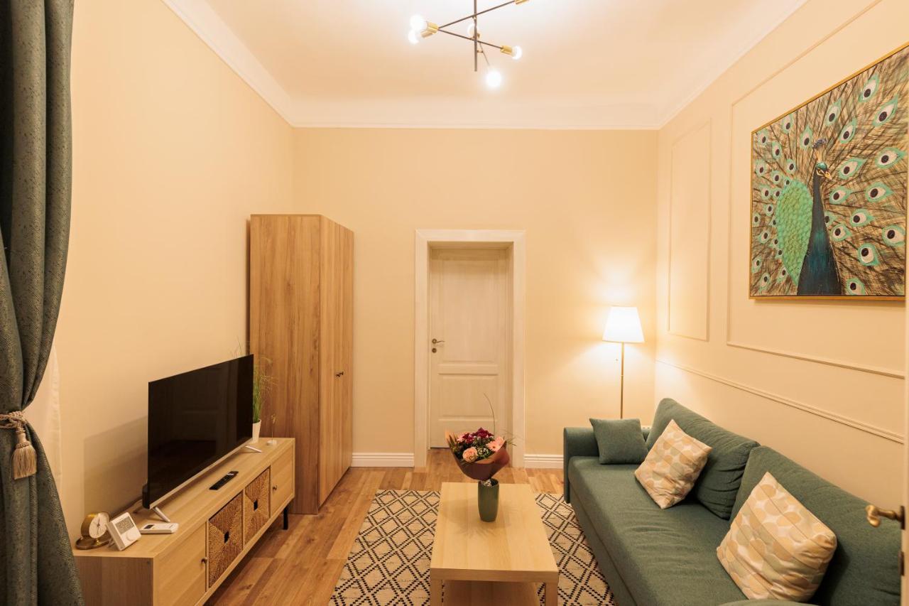Cozy Apartment In The Historical City Center Timisoara Esterno foto