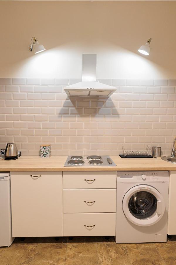Cozy Apartment In The Historical City Center Timisoara Esterno foto