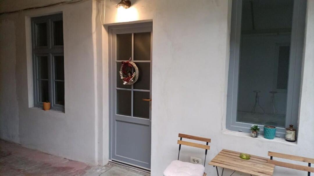 Cozy Apartment In The Historical City Center Timisoara Esterno foto